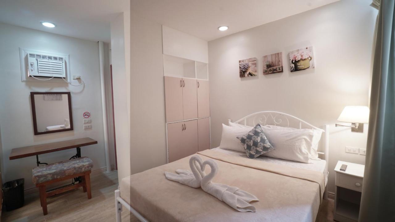 1775 แอดเดรียติโก สวีทส์ Apartment มะนิลา ภายนอก รูปภาพ