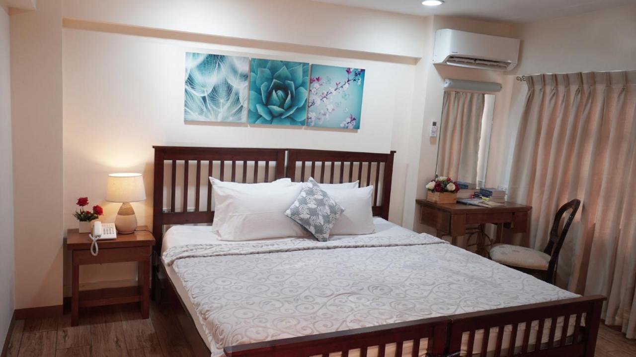 1775 แอดเดรียติโก สวีทส์ Apartment มะนิลา ภายนอก รูปภาพ