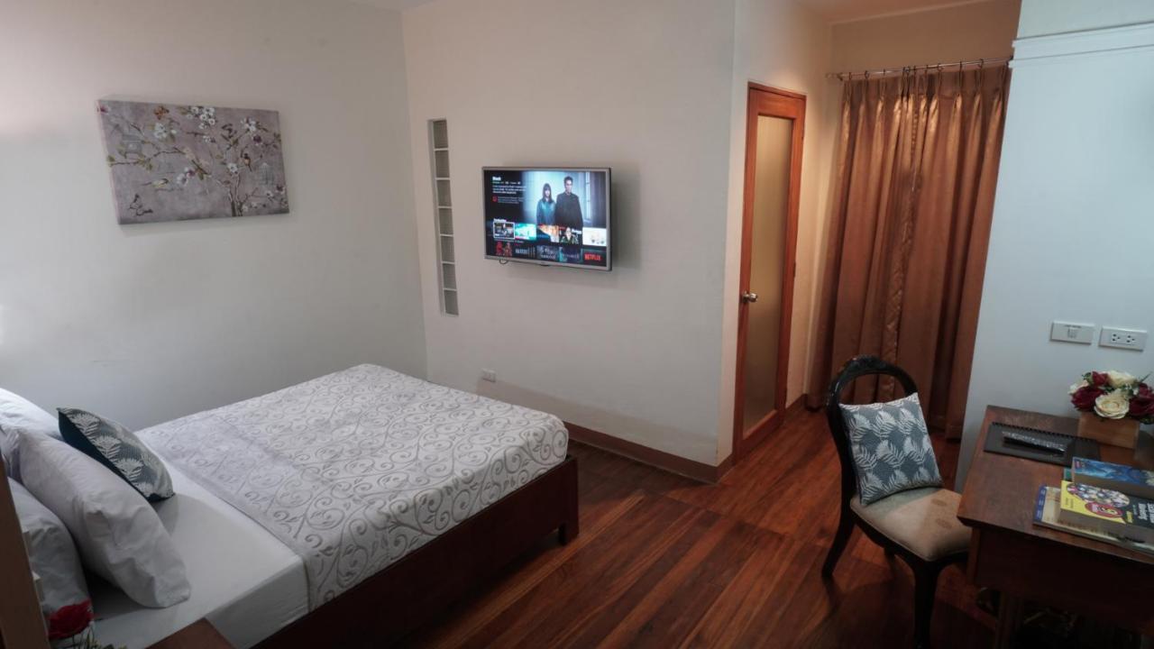 1775 แอดเดรียติโก สวีทส์ Apartment มะนิลา ภายนอก รูปภาพ