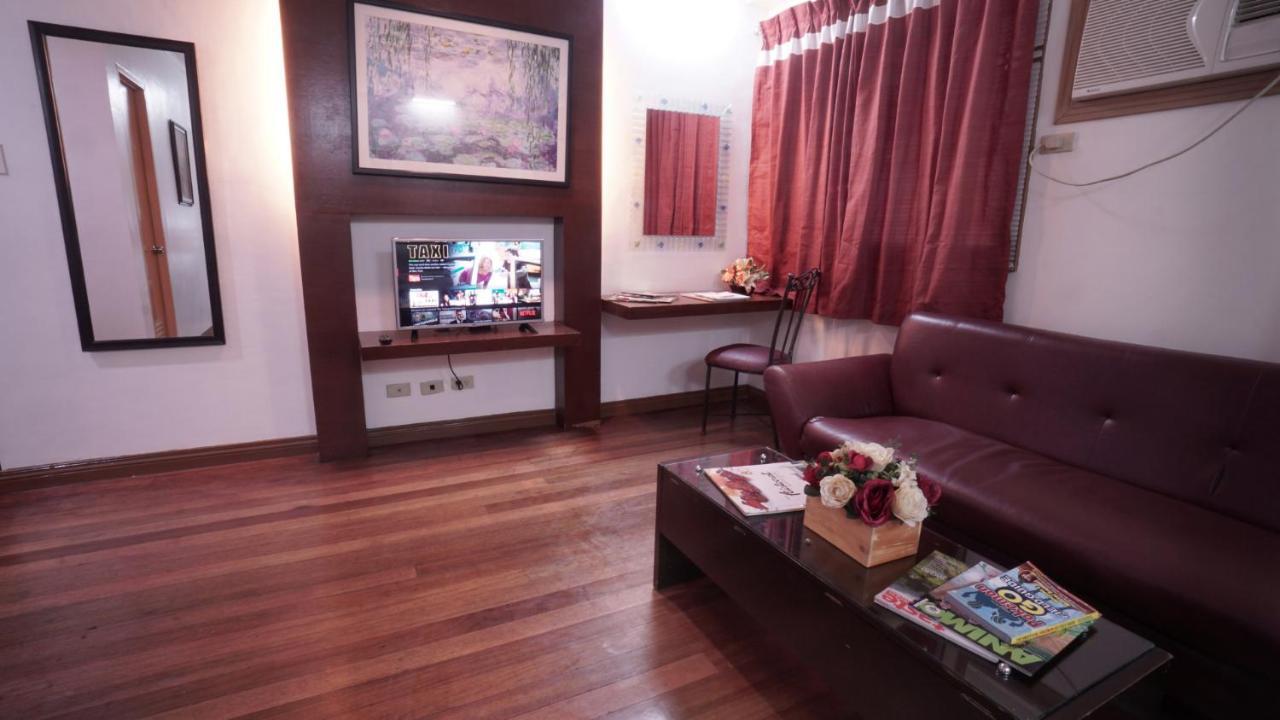 1775 แอดเดรียติโก สวีทส์ Apartment มะนิลา ภายนอก รูปภาพ