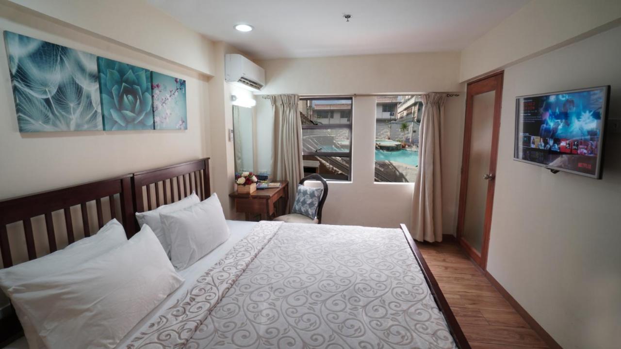 1775 แอดเดรียติโก สวีทส์ Apartment มะนิลา ภายนอก รูปภาพ