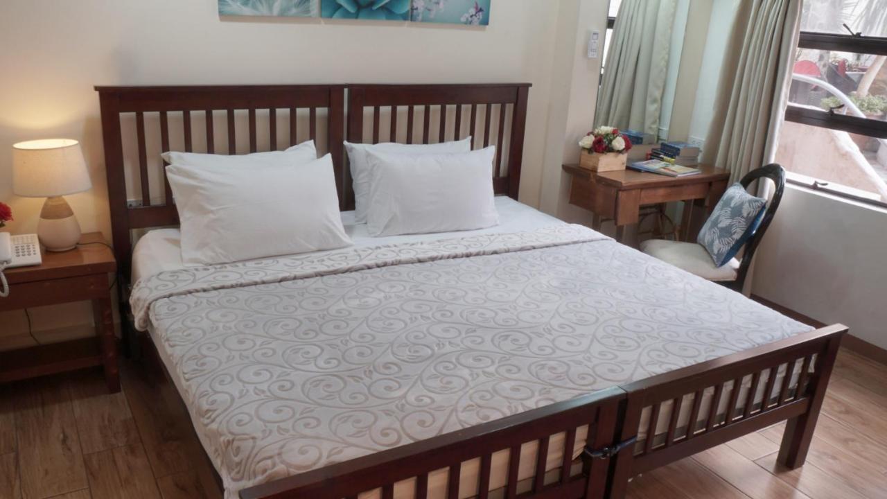1775 แอดเดรียติโก สวีทส์ Apartment มะนิลา ภายนอก รูปภาพ