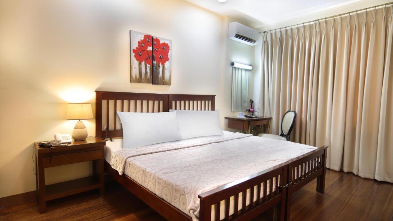 1775 แอดเดรียติโก สวีทส์ Apartment มะนิลา ภายนอก รูปภาพ