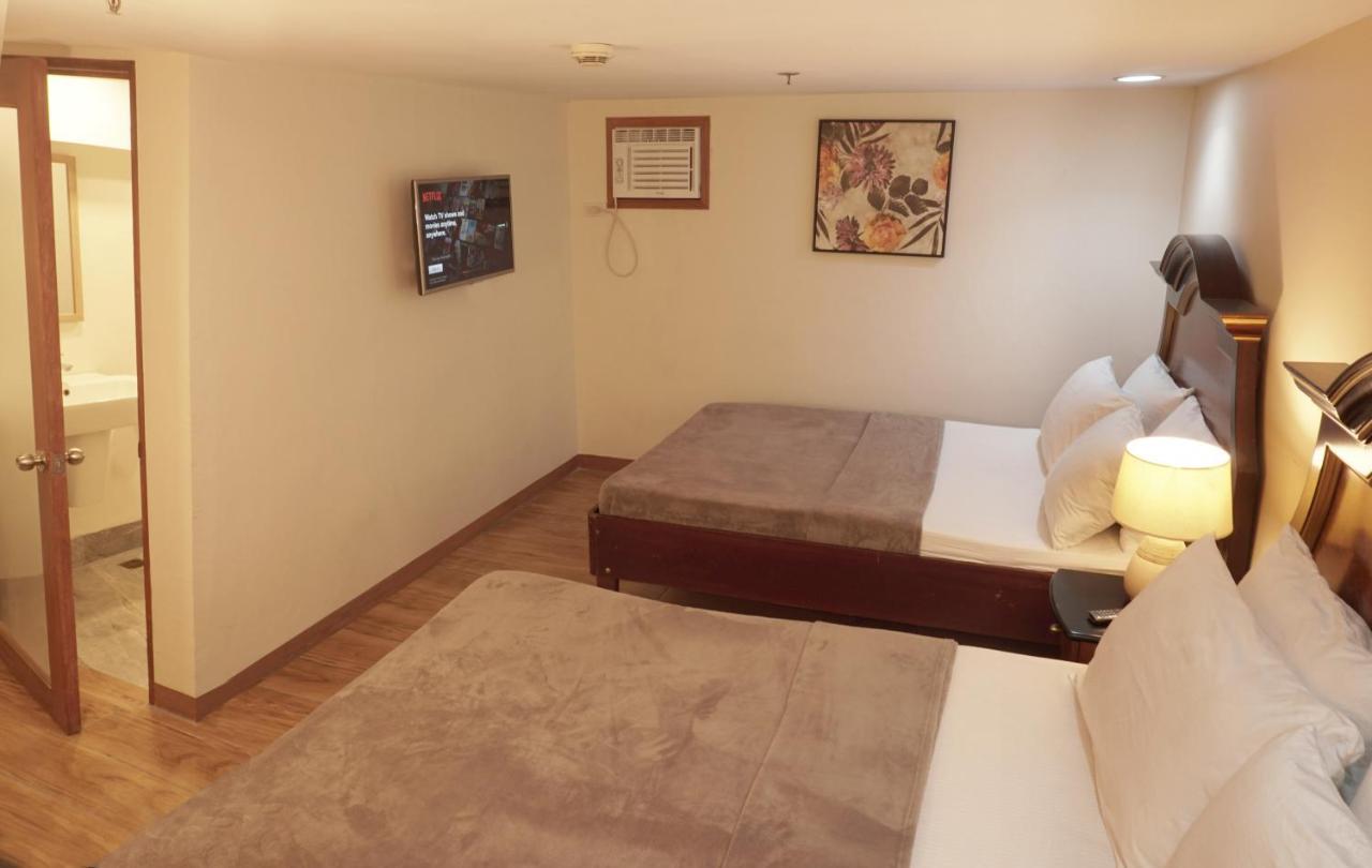 1775 แอดเดรียติโก สวีทส์ Apartment มะนิลา ภายนอก รูปภาพ