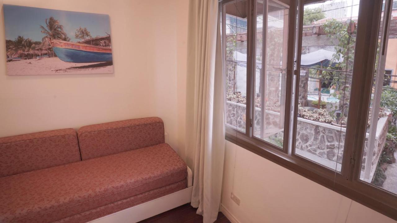 1775 แอดเดรียติโก สวีทส์ Apartment มะนิลา ภายนอก รูปภาพ